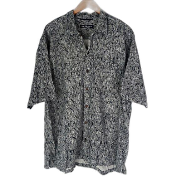 Nautica Navy Lightweight 100% Cotton Short Sleeve Button Up Shirt Size LG - Picture 1 of 9